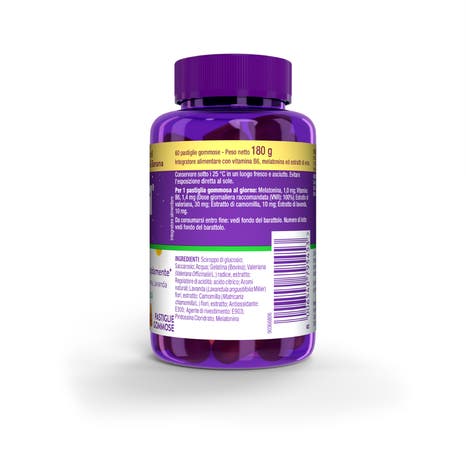 zzzquil natura melatonina integratore per dormire, gusto mango e banana, con valeriana, camomilla, vitamina b6 e estratti alle erbe 60 gommose